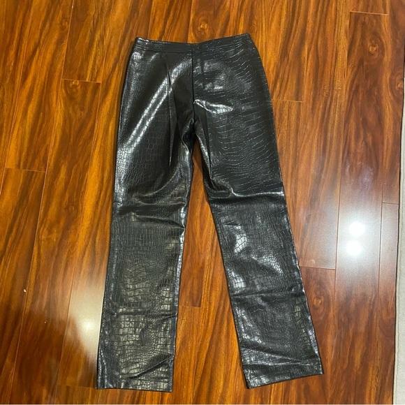 Currants Black Croc-Embossed Flare Pants size 7 - Picture 8 of 9